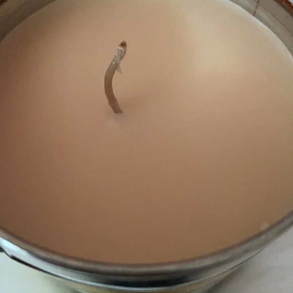 Sugar cookie candle in tin. - Picture 2 of 4